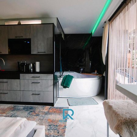 Airport Apart Exklusiv Apartment Mit Eigenem Whirpool 2,5 Km Vom Flughafen Nuernberg ภายนอก รูปภาพ